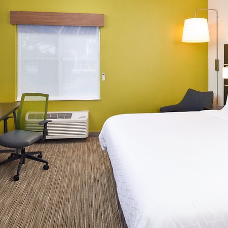 Holiday Inn Express Wixom By Ihg Extérieur photo