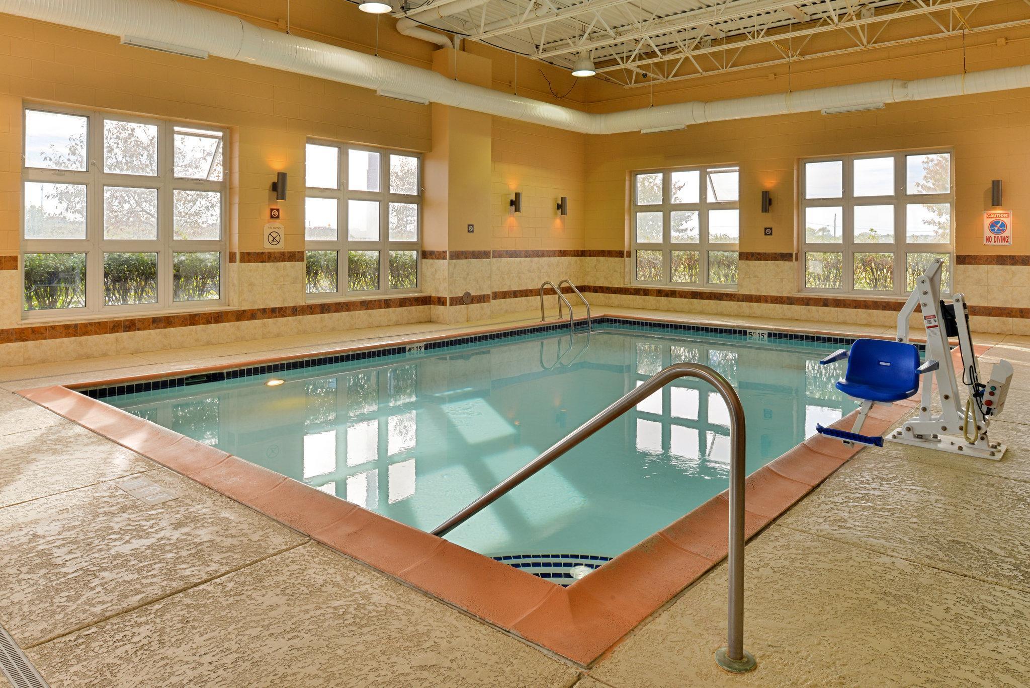 Holiday Inn Express Wixom By Ihg Extérieur photo