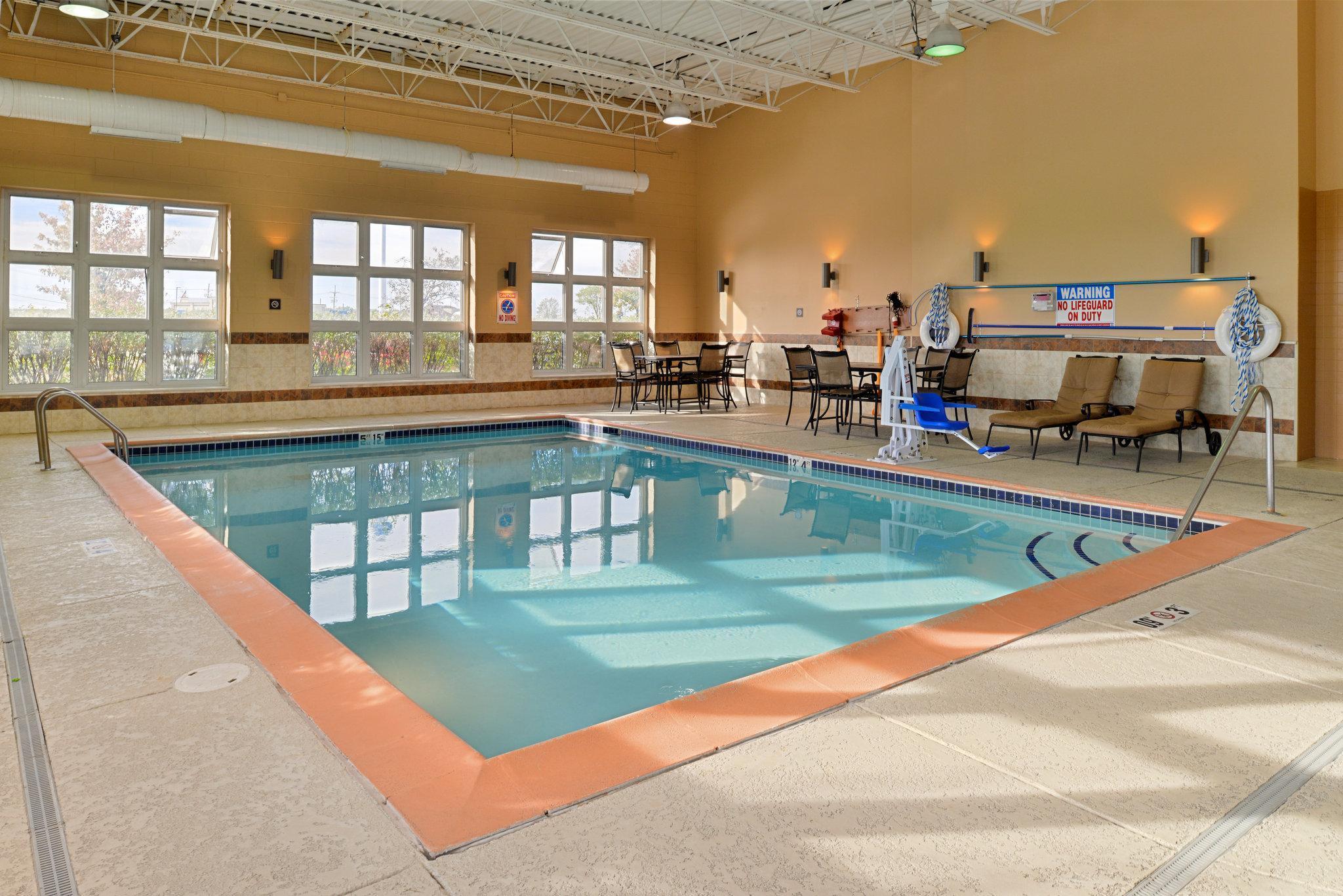 Holiday Inn Express Wixom By Ihg Extérieur photo
