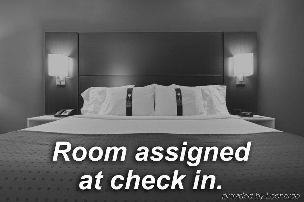 Holiday Inn Express Wixom By Ihg Extérieur photo