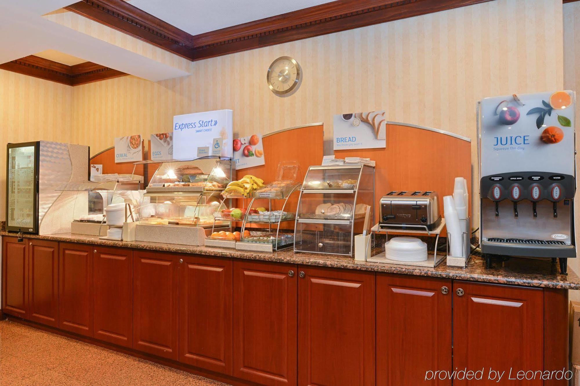 Holiday Inn Express Wixom By Ihg Extérieur photo