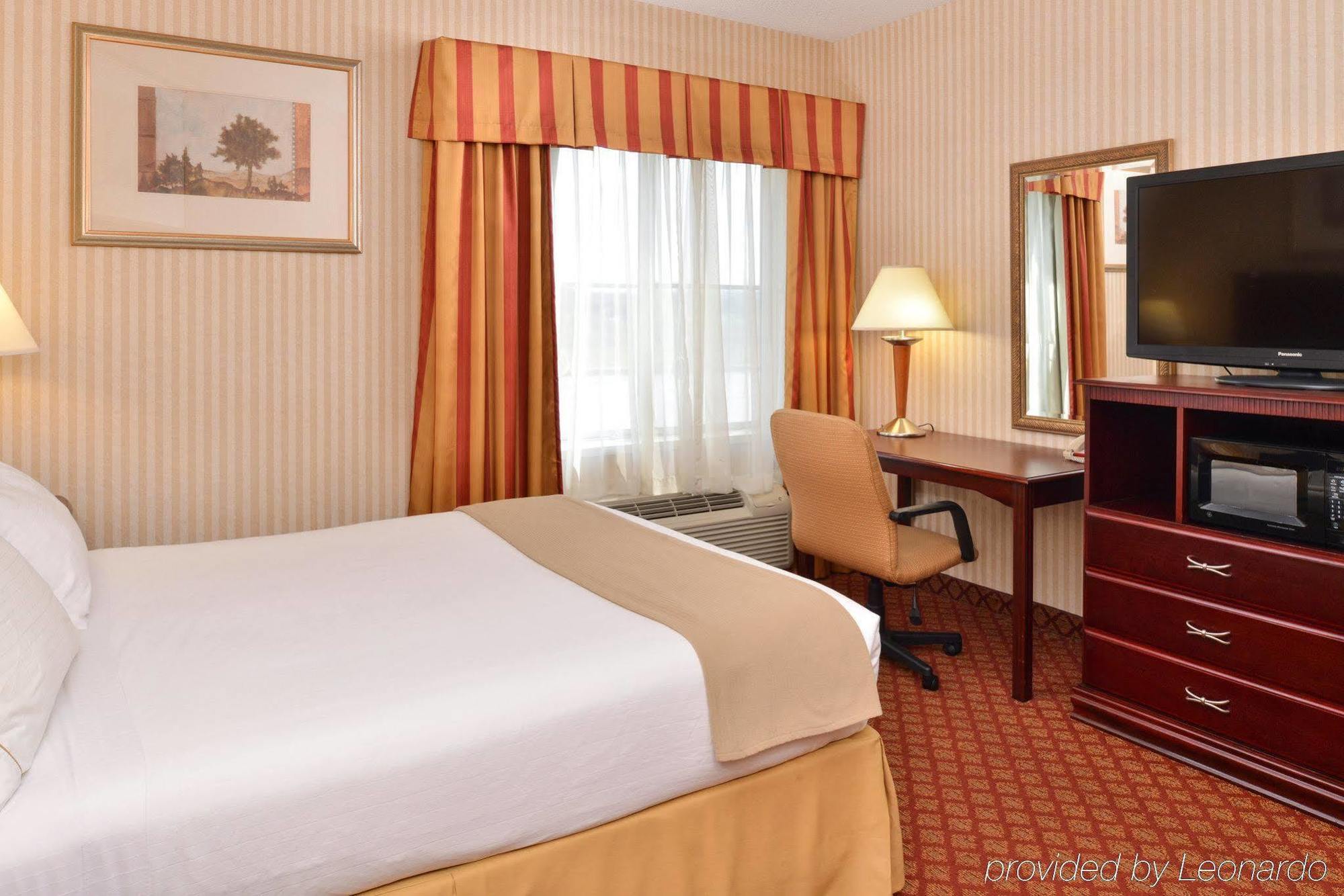 Holiday Inn Express Wixom By Ihg Extérieur photo
