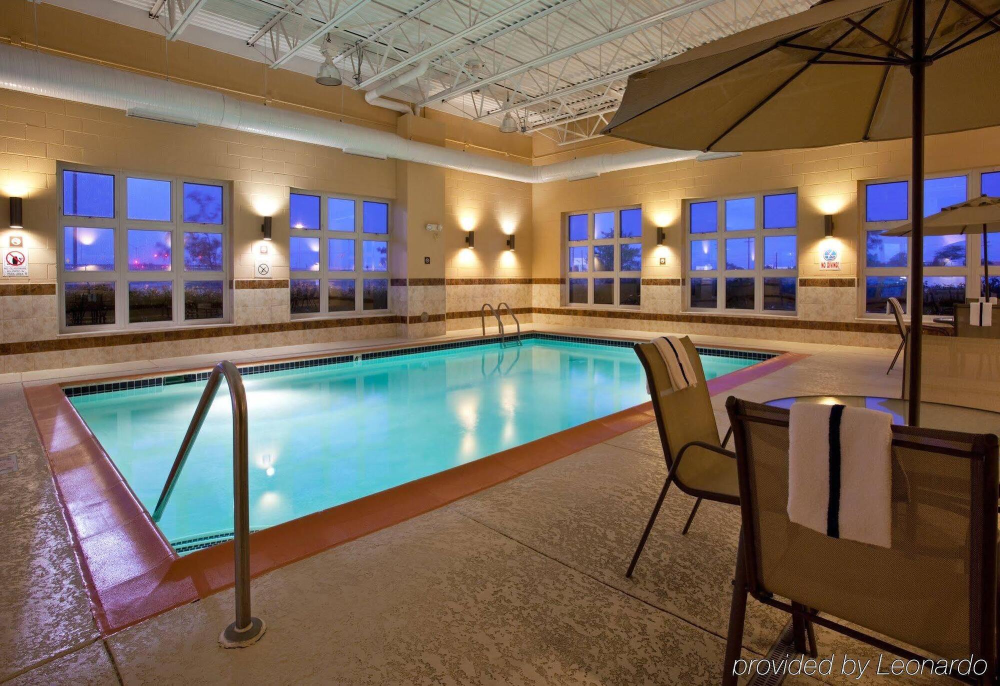 Holiday Inn Express Wixom By Ihg Extérieur photo